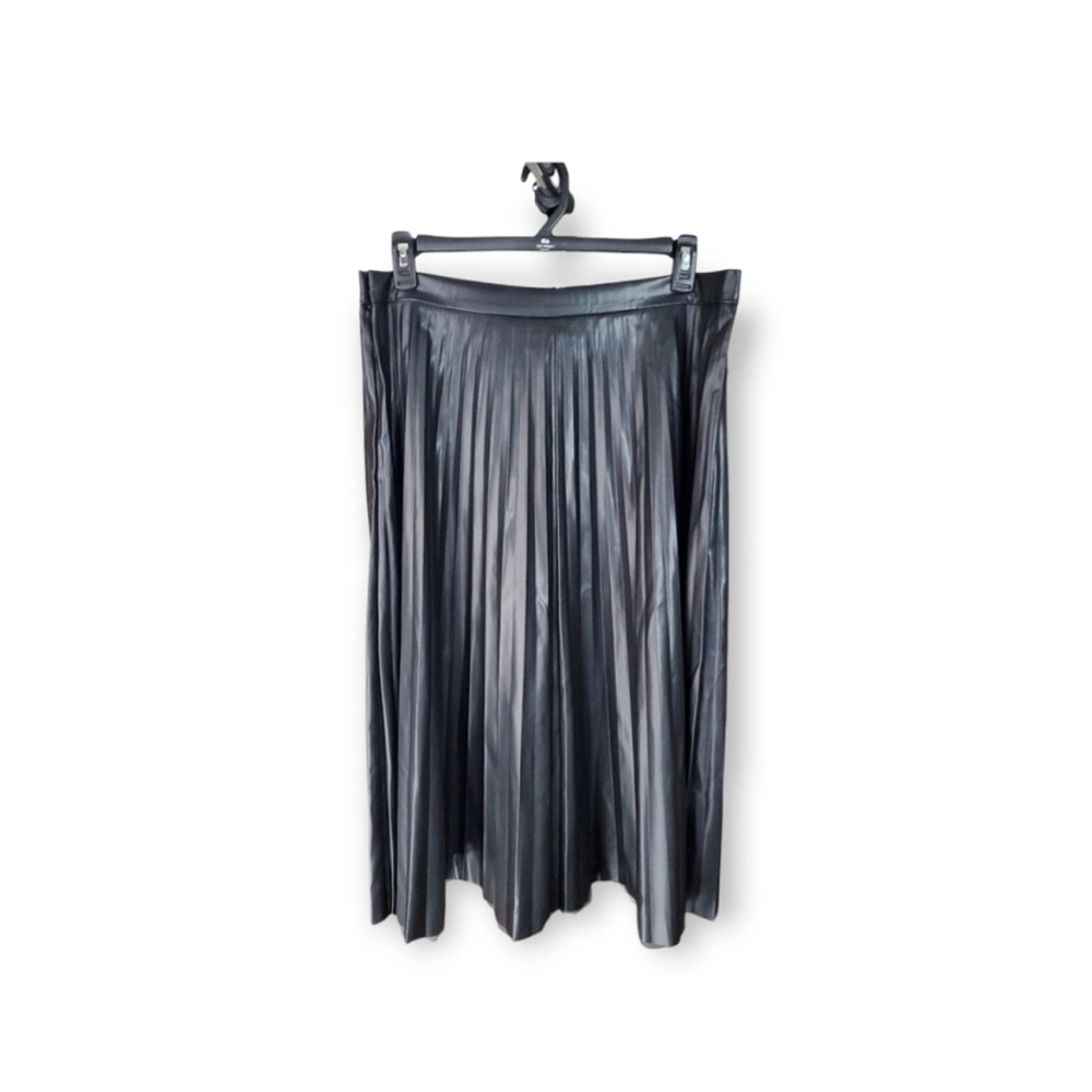 Scoop Women's Faux Leather Pleated Skirt Size XL (16-18)